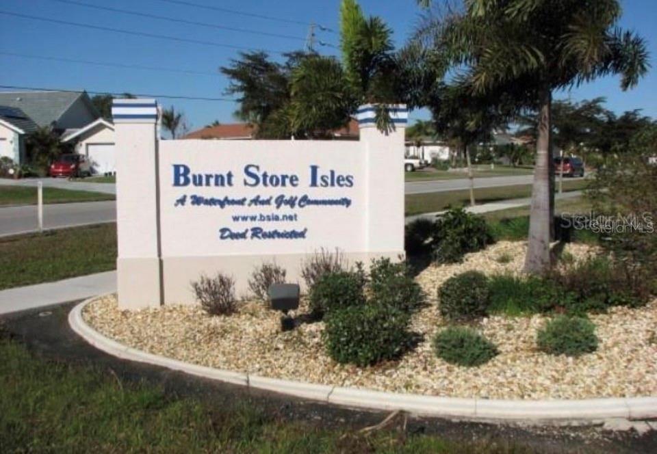 Image 5 of 8 For 272 Madrid Boulevard