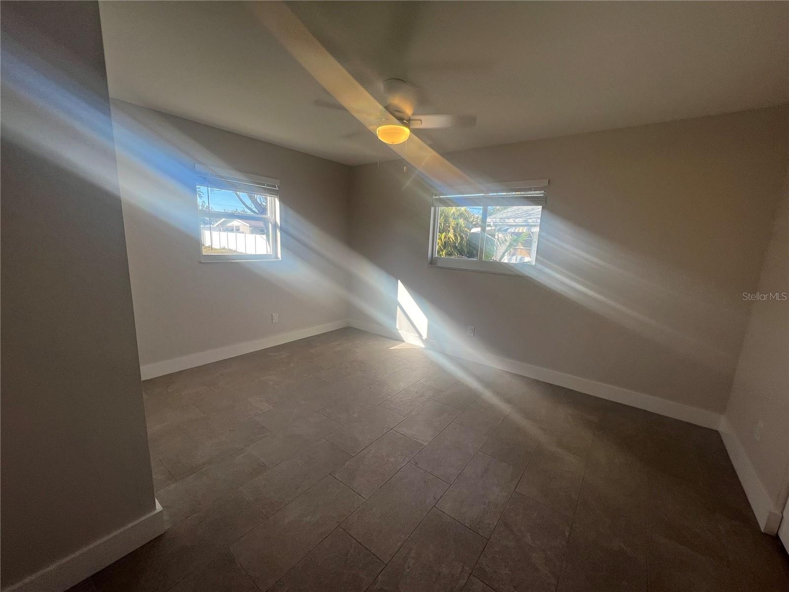 Image 13 of 27 For 322 Lasayette Drive Ne