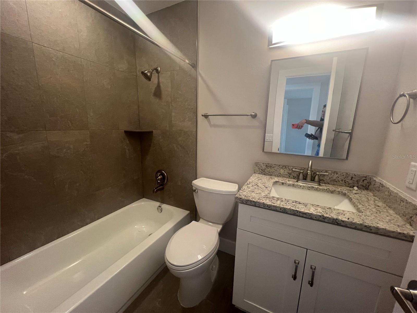 Image 16 of 27 For 322 Lasayette Drive Ne