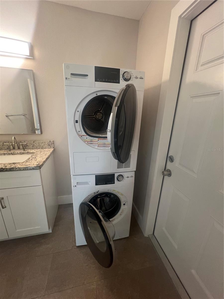 Image 22 of 27 For 322 Lasayette Drive Ne