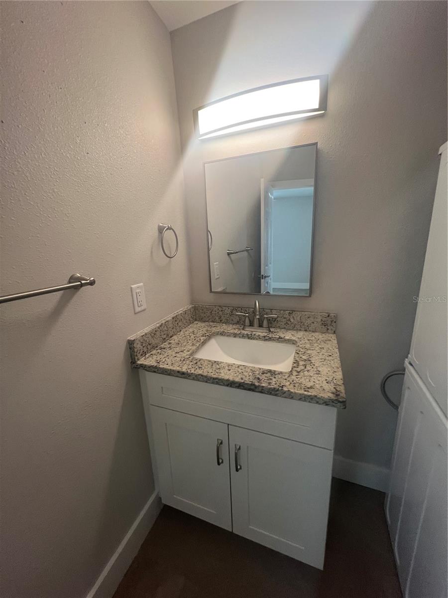 Image 23 of 27 For 322 Lasayette Drive Ne