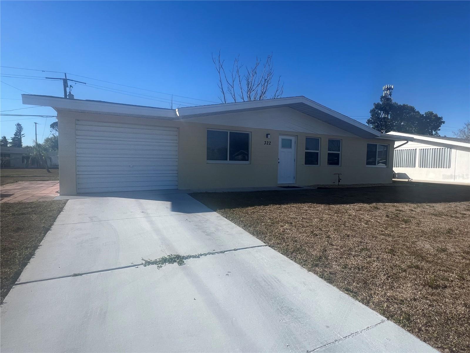 Image 3 of 27 For 322 Lasayette Drive Ne