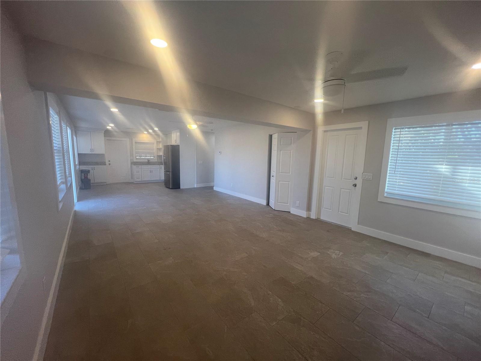 Image 5 of 27 For 322 Lasayette Drive Ne