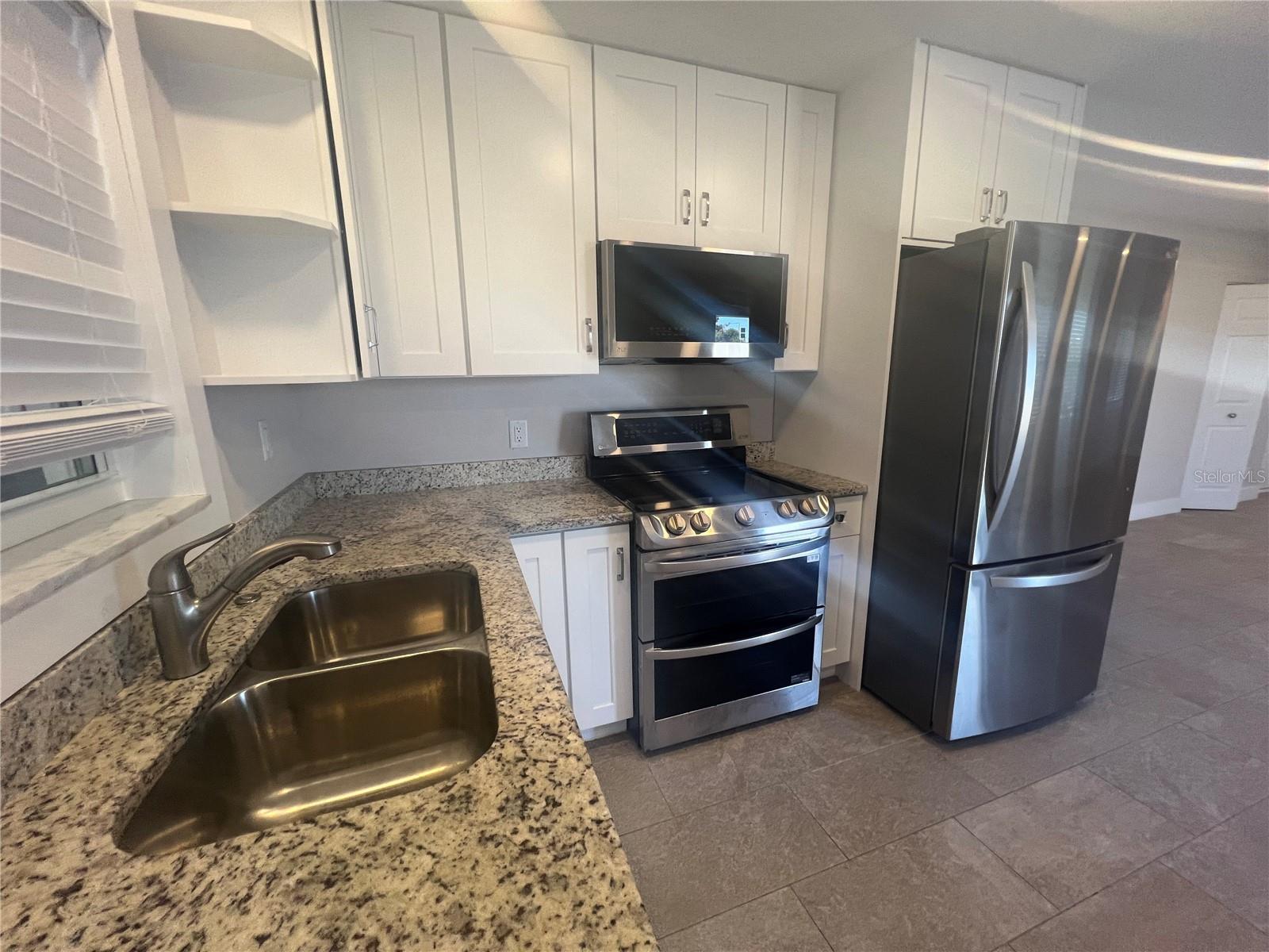 Image 9 of 27 For 322 Lasayette Drive Ne