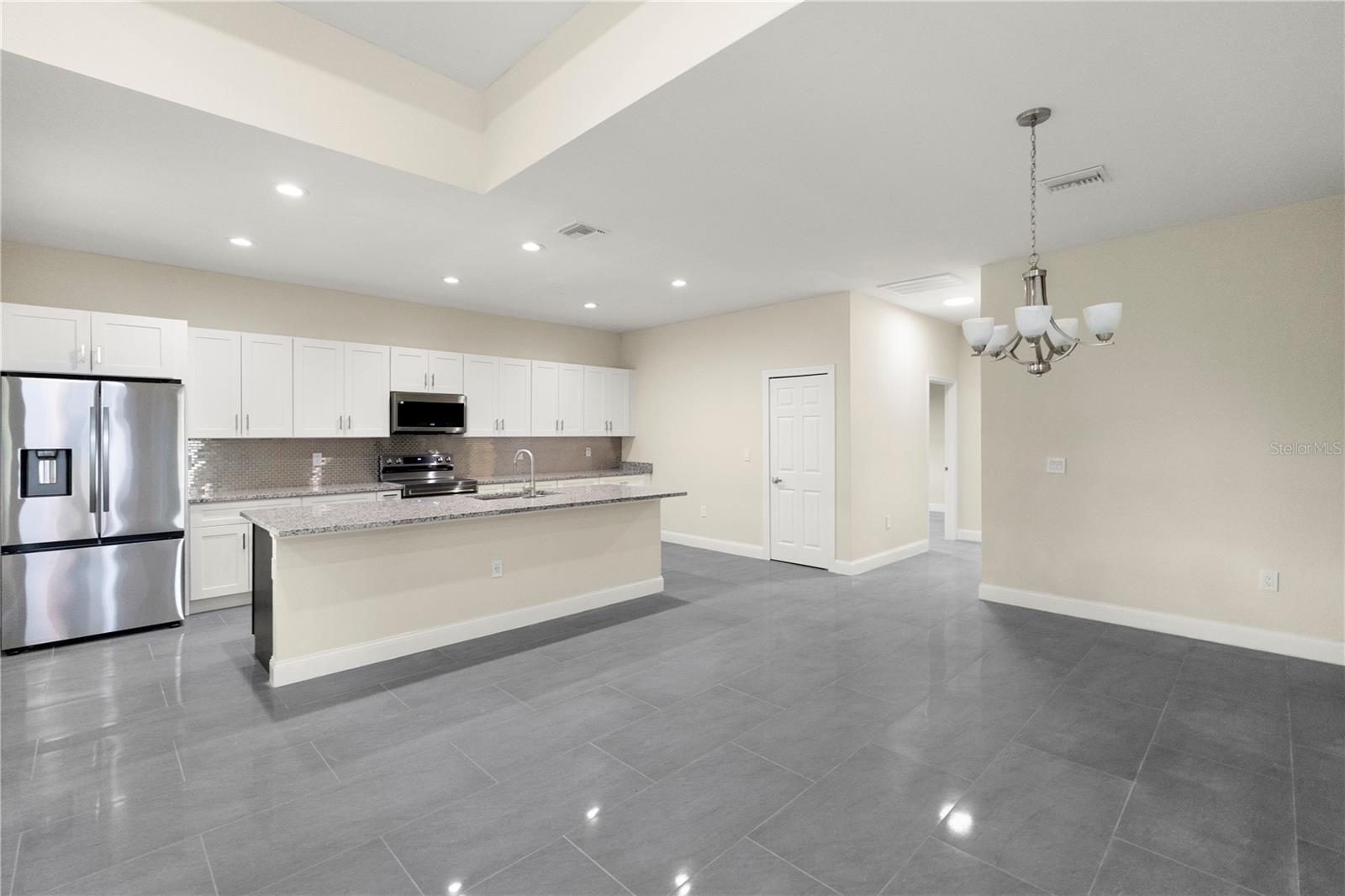 Image 14 of 53 For 1043 Albert Ave