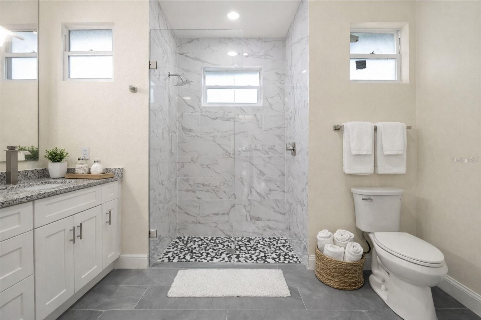 Image 31 of 53 For 1043 Albert Ave