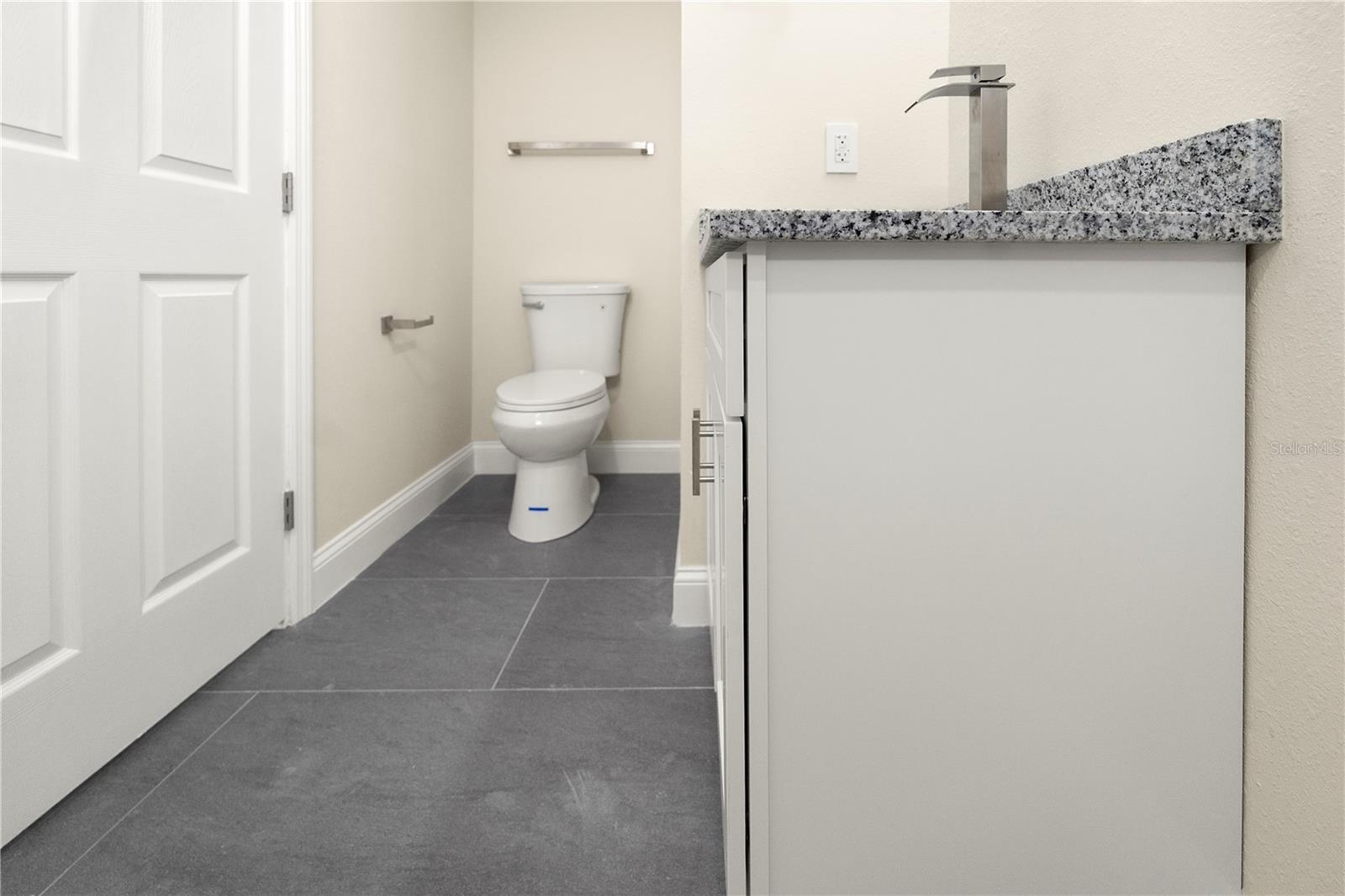 Image 37 of 53 For 1043 Albert Ave