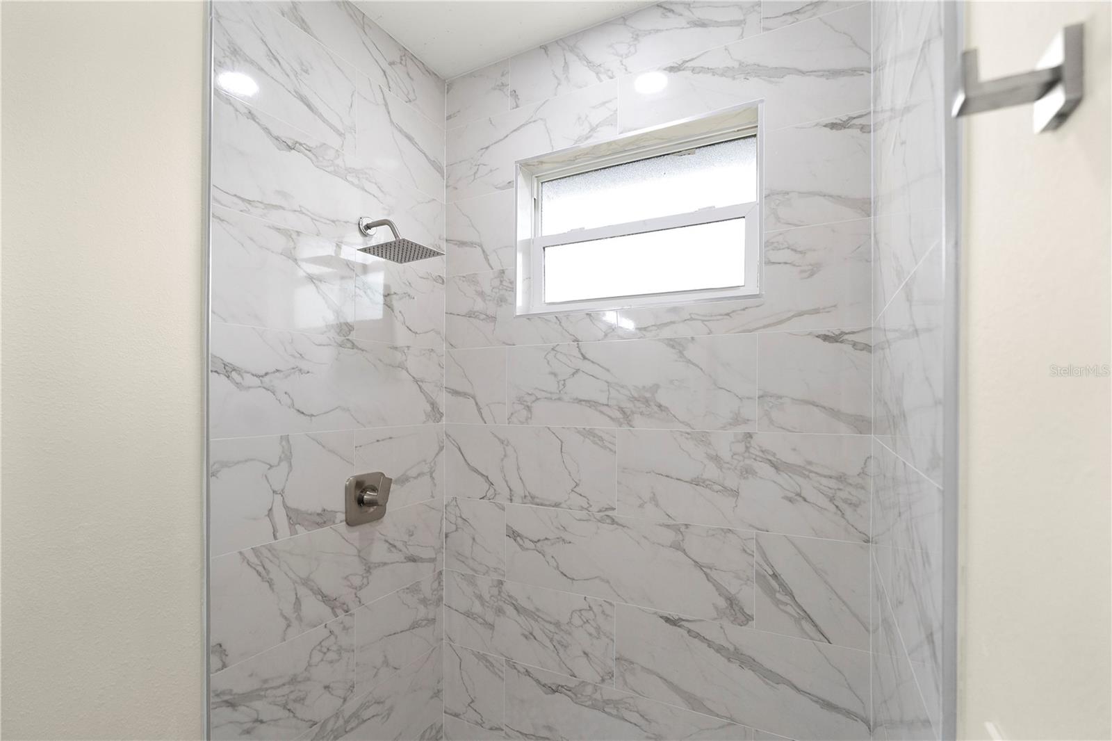 Image 39 of 53 For 1043 Albert Ave