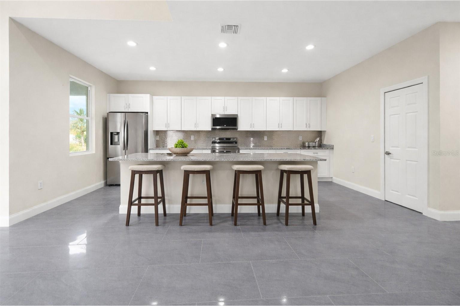 Image 4 of 53 For 1043 Albert Ave