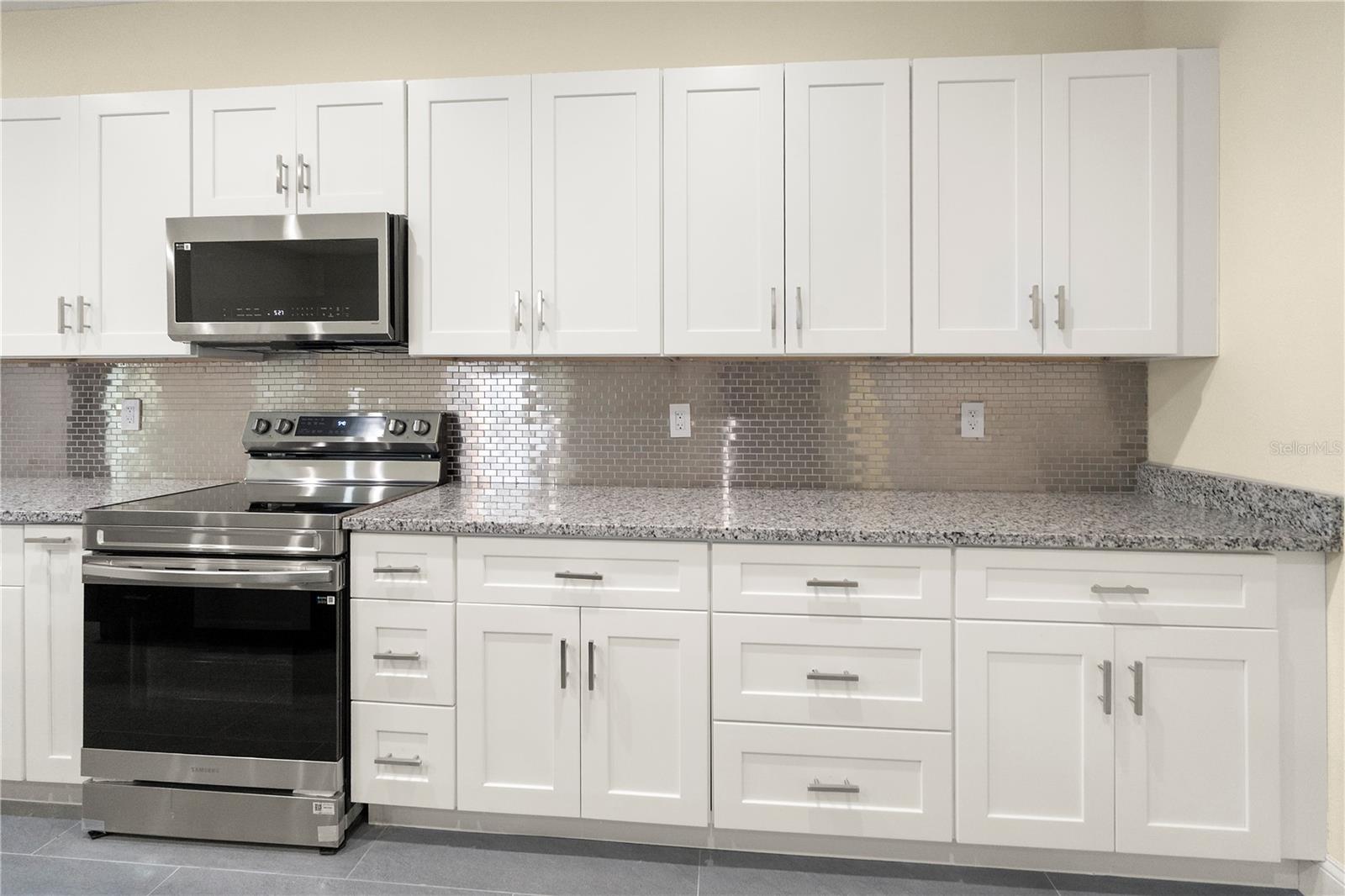 Image 6 of 53 For 1043 Albert Ave