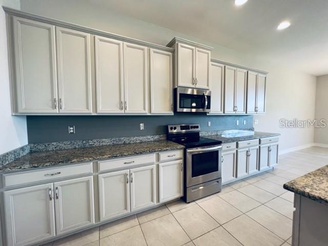 Image 8 of 32 For 24335 Riverfront Drive