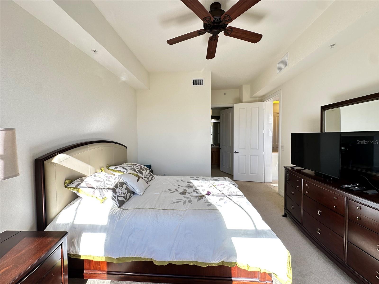 Image 40 of 65 For 98 Vivante Boulevard 315