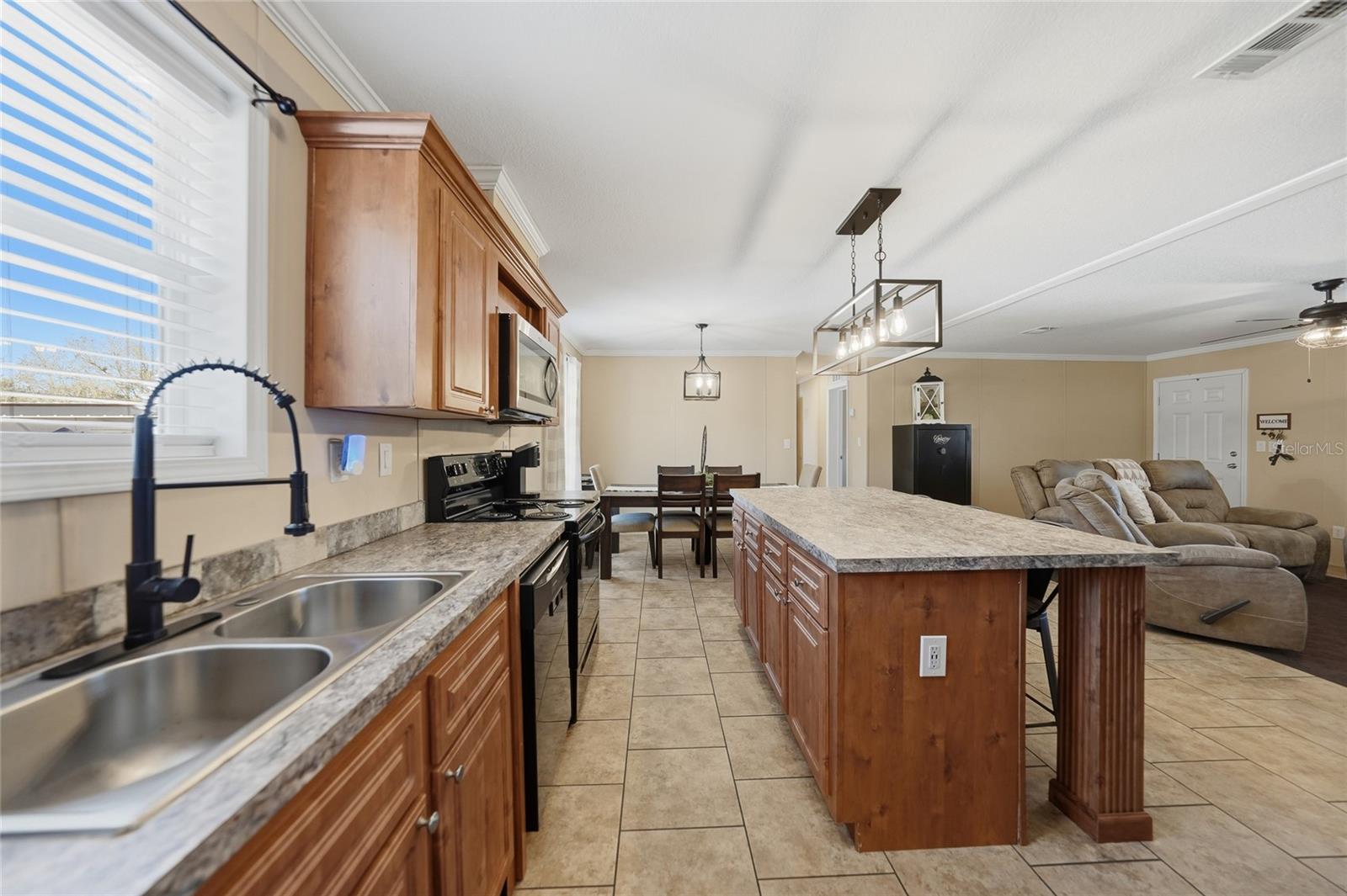 Image 14 of 45 For 2465 Kleis Drive