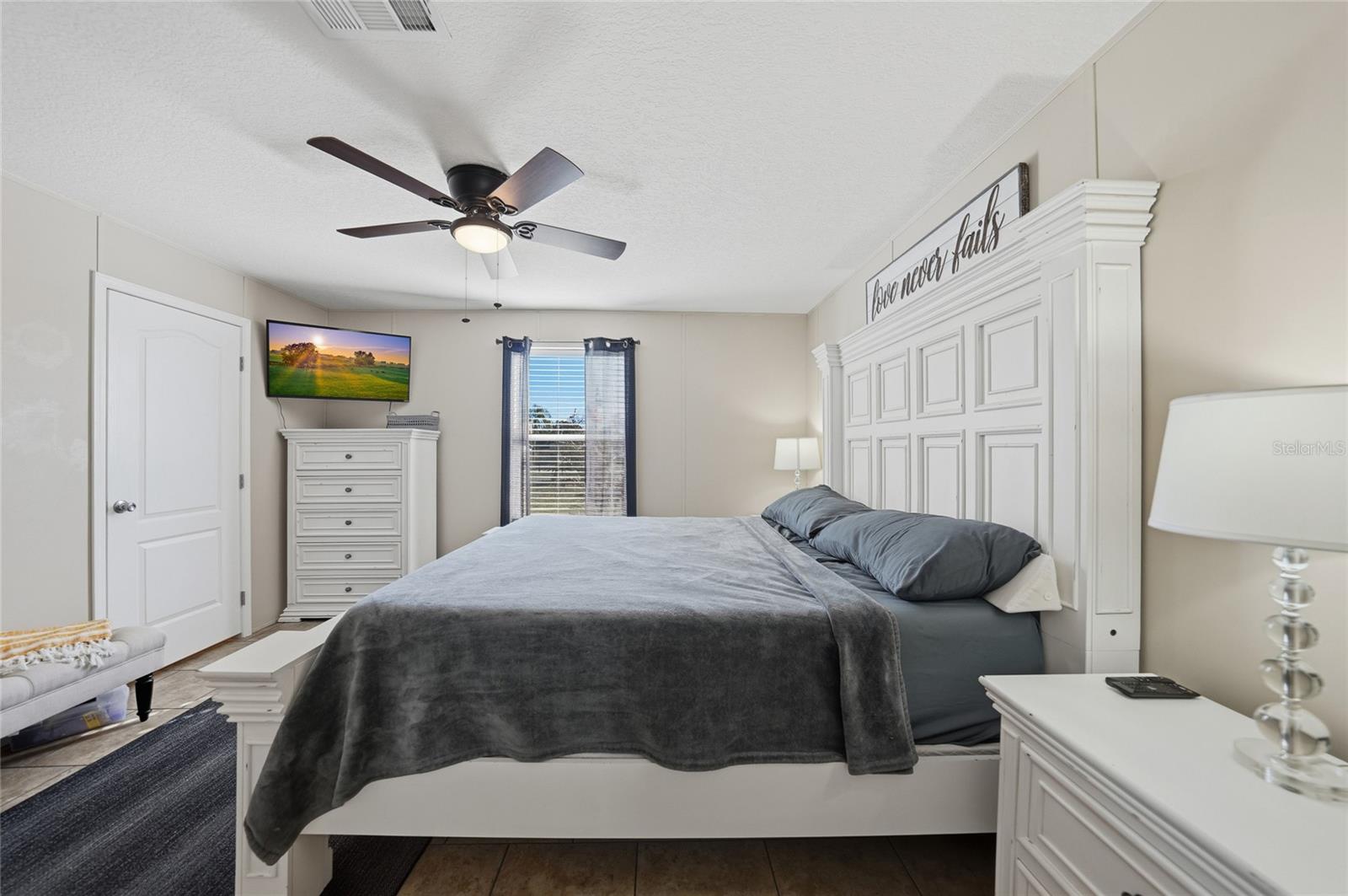 Image 18 of 45 For 2465 Kleis Drive