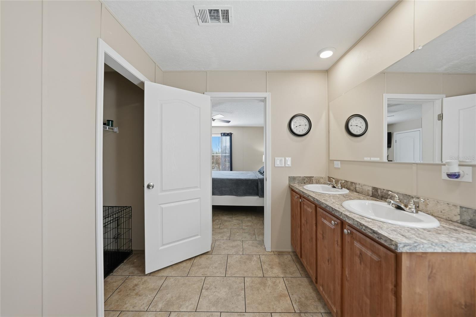 Image 20 of 45 For 2465 Kleis Drive