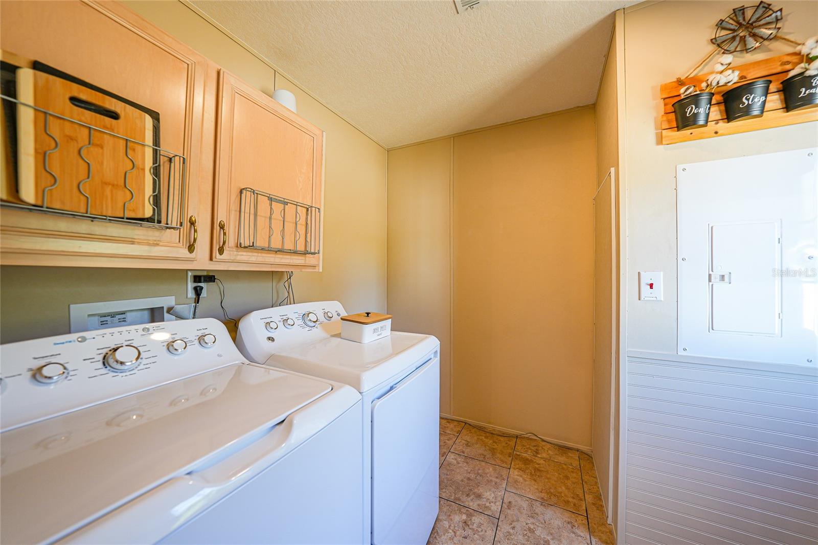 Image 31 of 45 For 2465 Kleis Drive