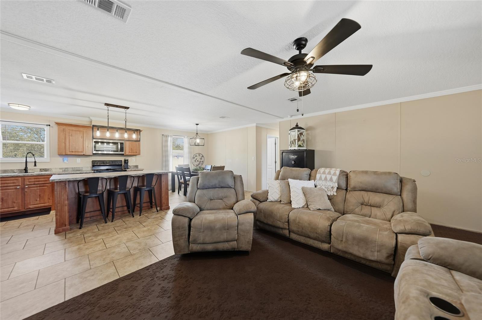 Image 5 of 45 For 2465 Kleis Drive