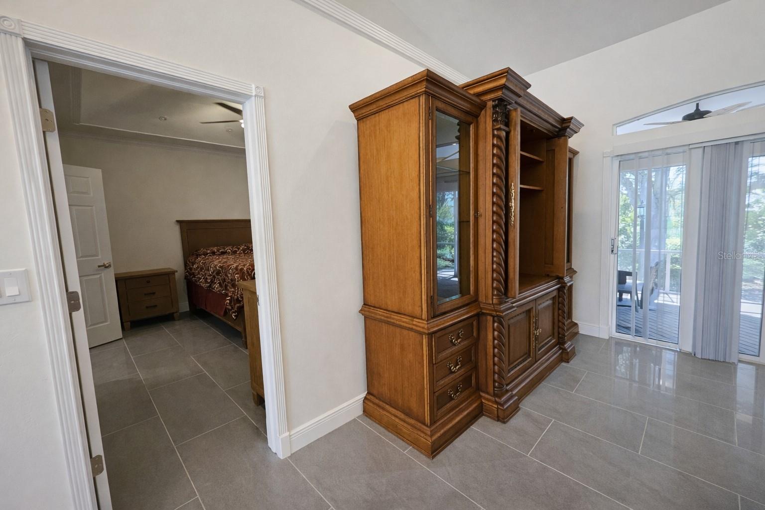 Image 11 of 32 For 1440 Graham Circle