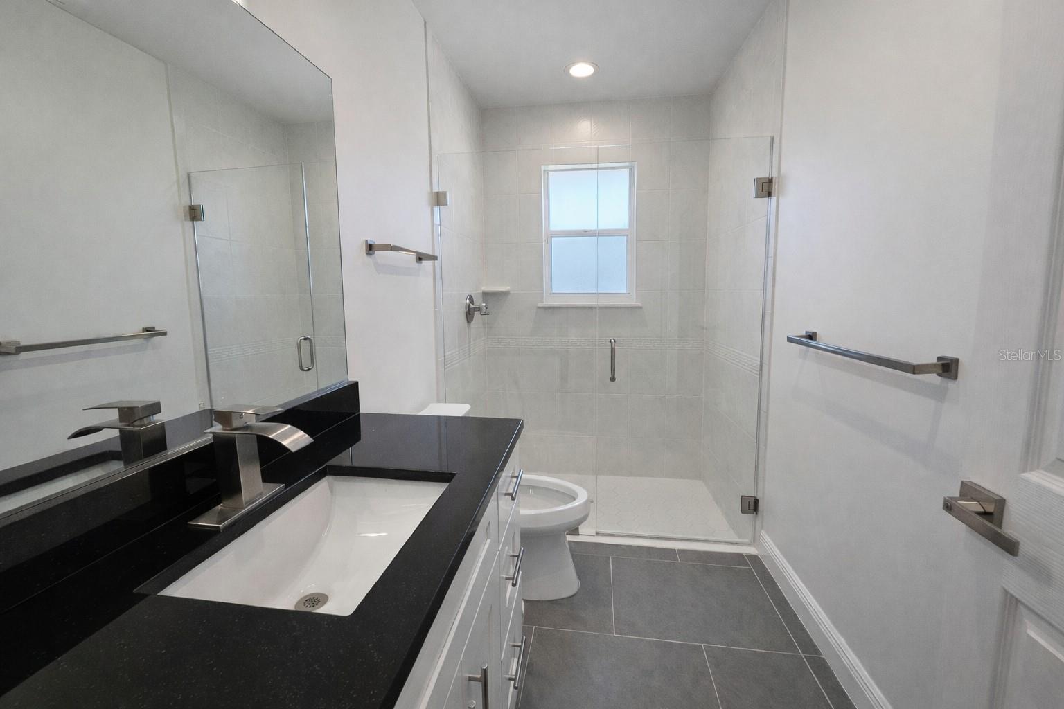 Image 25 of 32 For 1440 Graham Circle