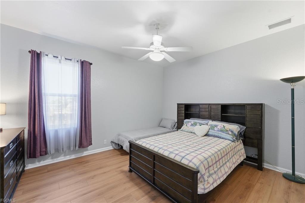 Image 22 of 40 For 810 36th Avenue