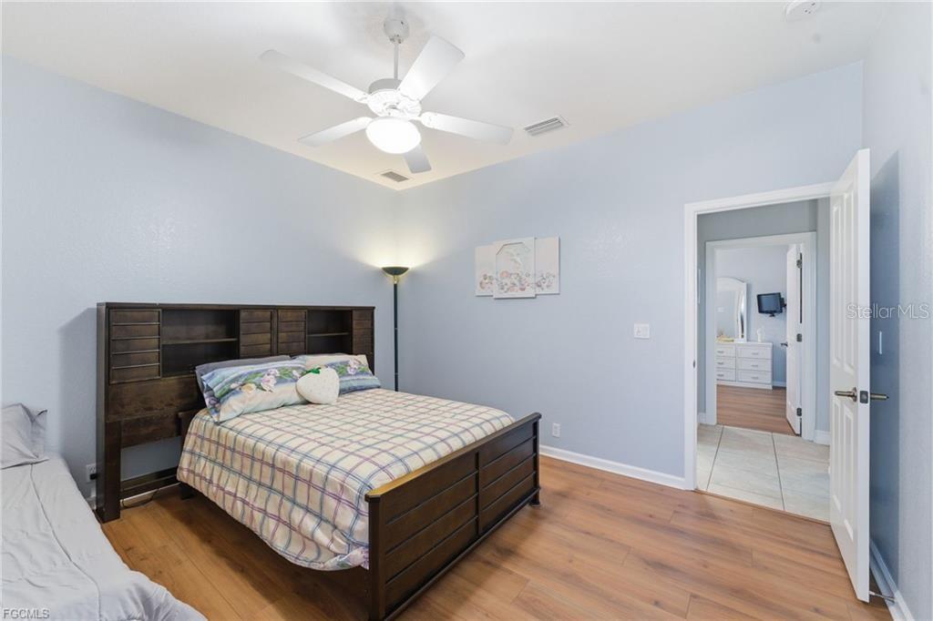 Image 23 of 40 For 810 36th Avenue