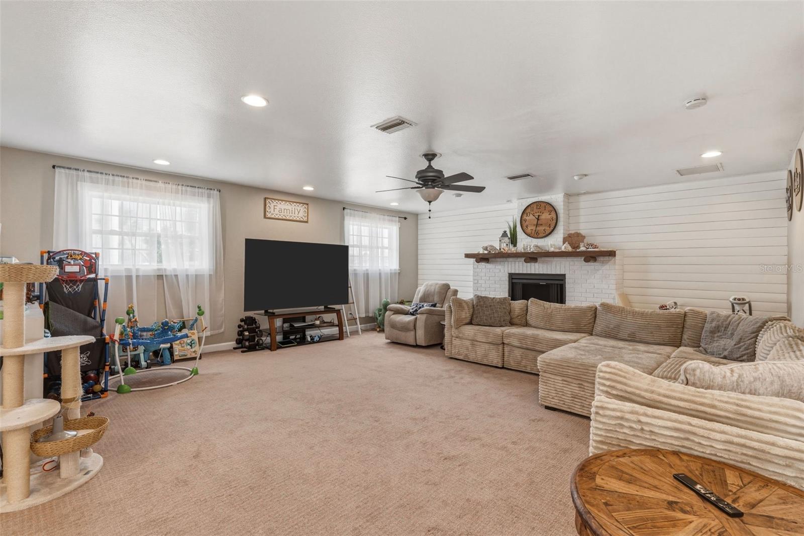 Image 16 of 48 For 101 Marlin Drive