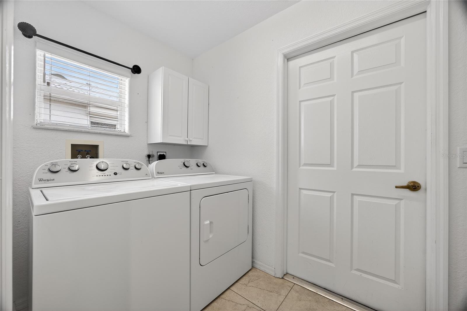 Image 21 of 39 For 10221 Arrowhead Drive