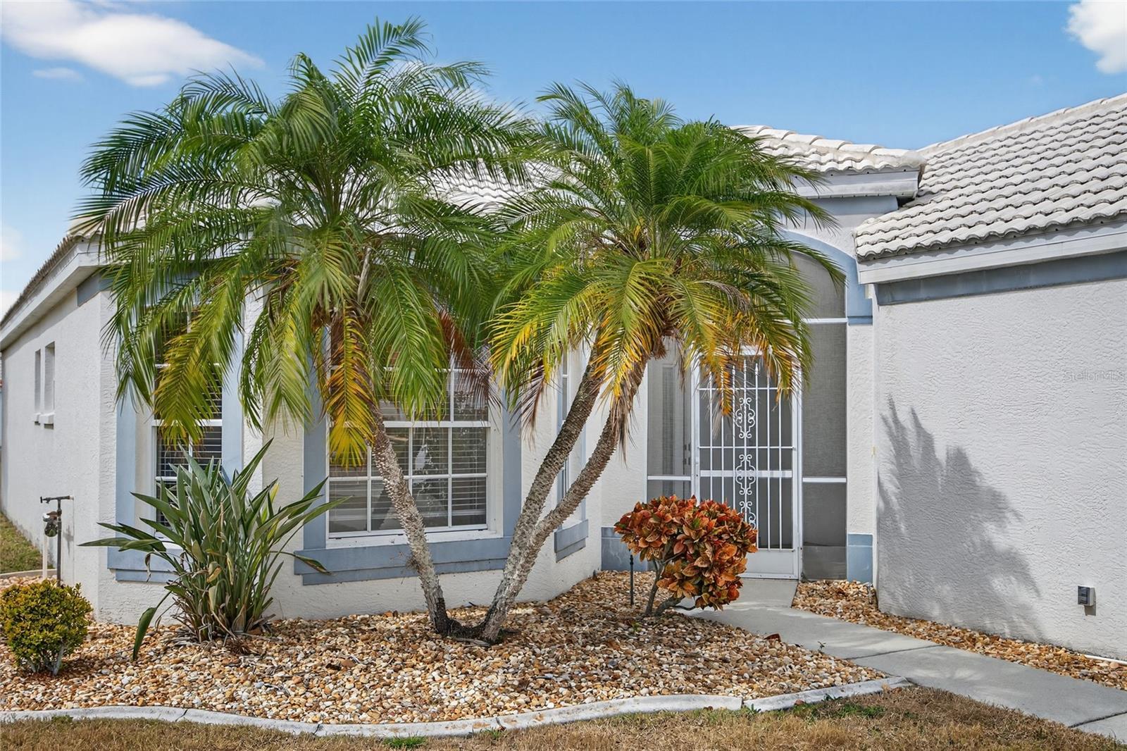 Image 3 of 39 For 10221 Arrowhead Drive