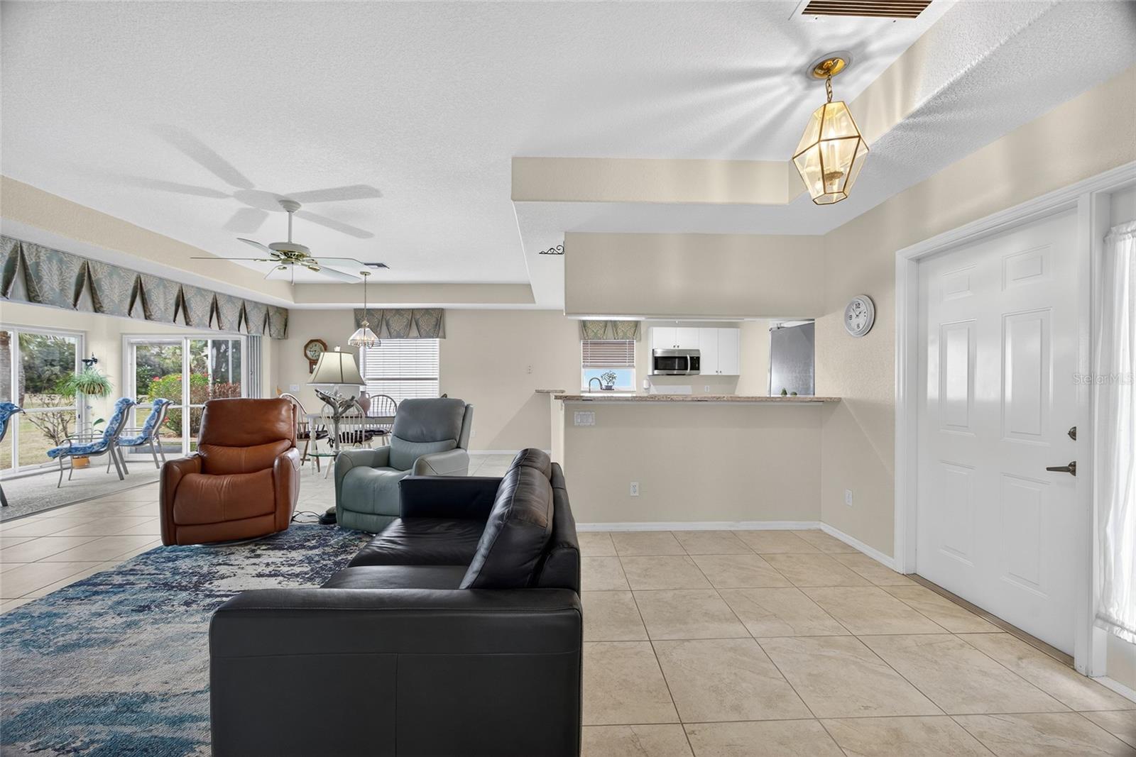 Image 7 of 39 For 10221 Arrowhead Drive