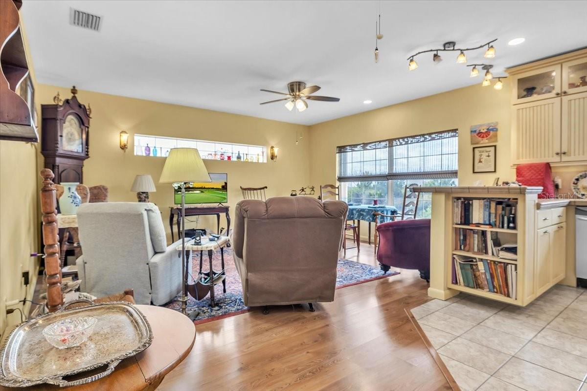 Image 11 of 48 For 141 Summerset Drive