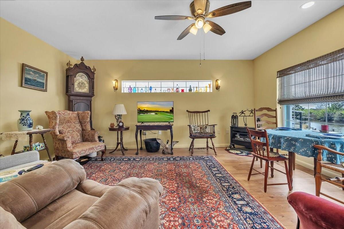 Image 12 of 48 For 141 Summerset Drive