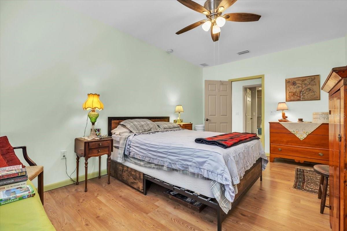 Image 14 of 48 For 141 Summerset Drive