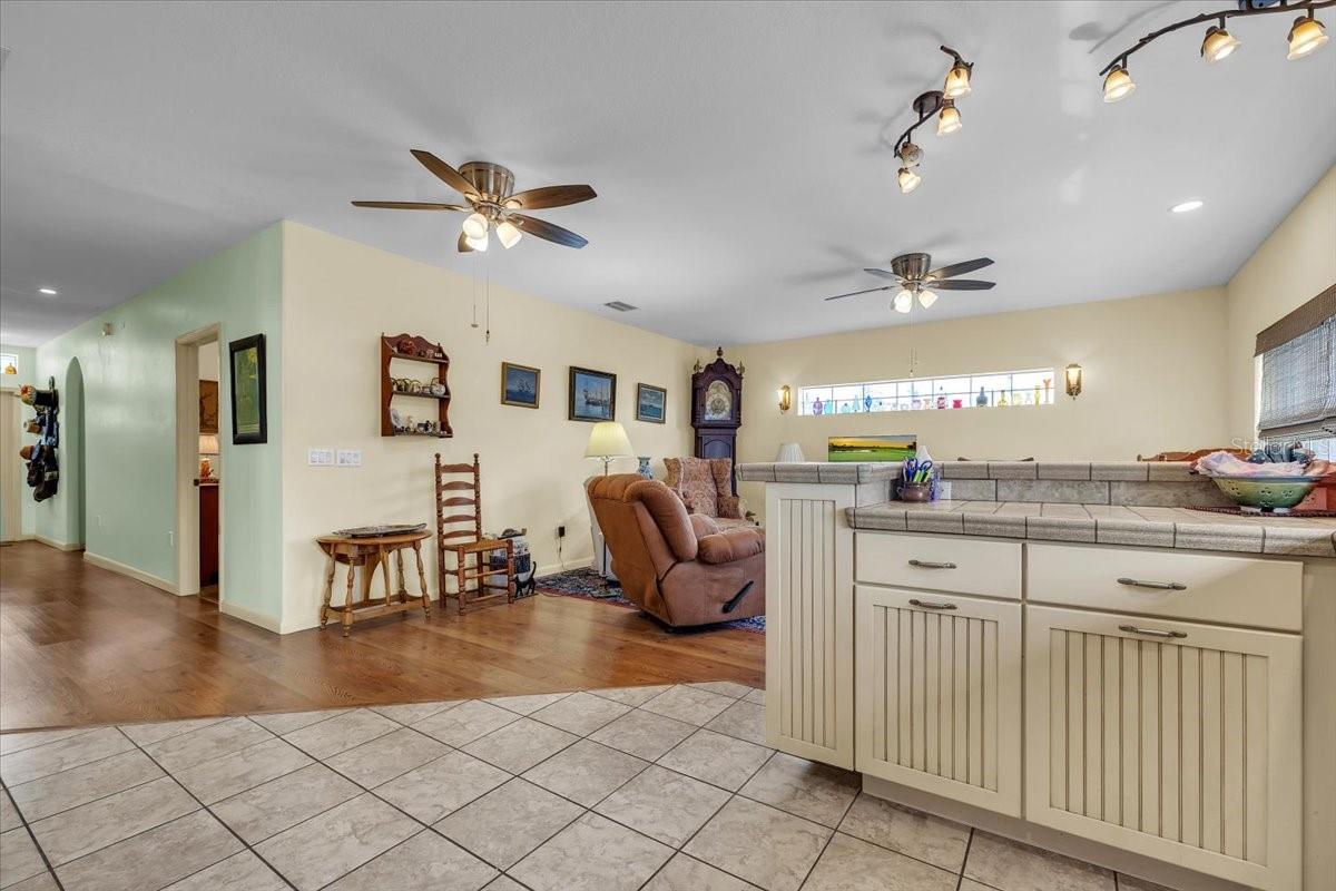 Image 5 of 48 For 141 Summerset Drive