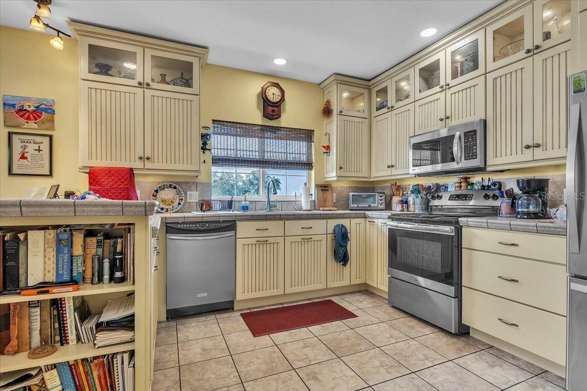 Image 8 of 48 For 141 Summerset Drive