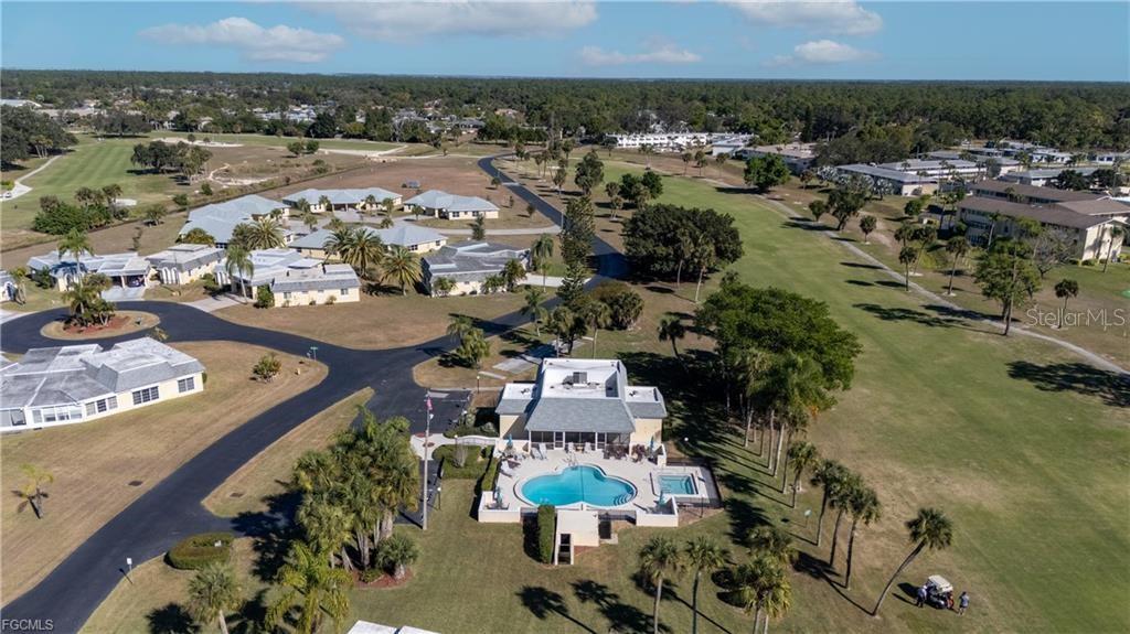 Image 2 of 22 For 4 Greens Circle 4e