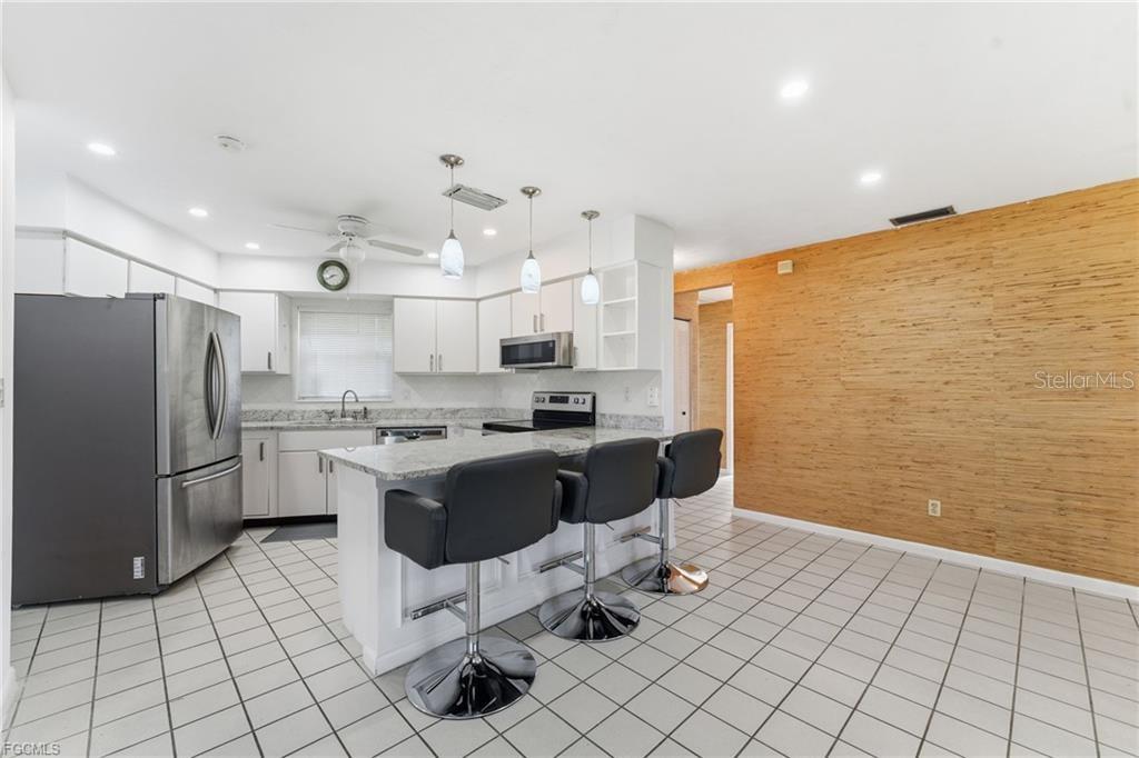 Image 3 of 22 For 4 Greens Circle 4e