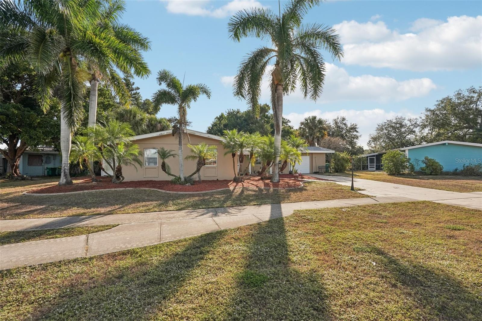 Image 2 of 30 For 2356 Conway Boulevard