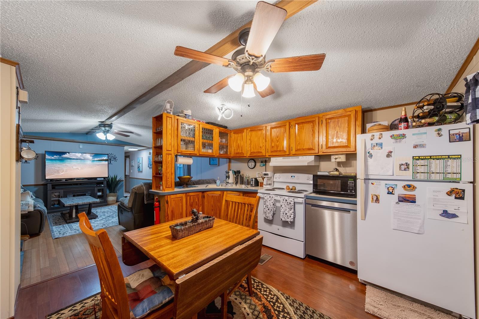 Image 20 of 38 For 1381 Se Lake Rd