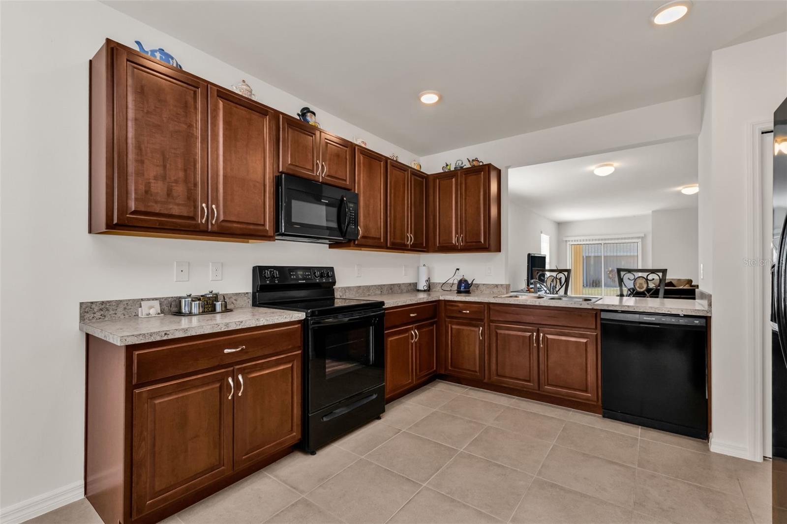 Image 11 of 53 For 7093 Waterford Parkway