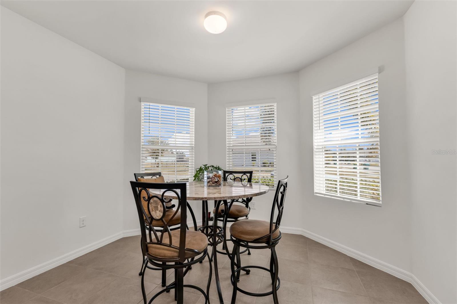 Image 15 of 53 For 7093 Waterford Parkway