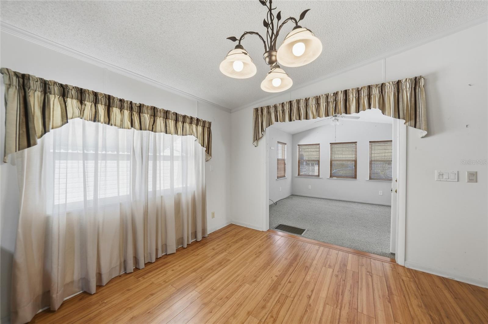 Image 11 of 40 For 7724 Brook Boulevard