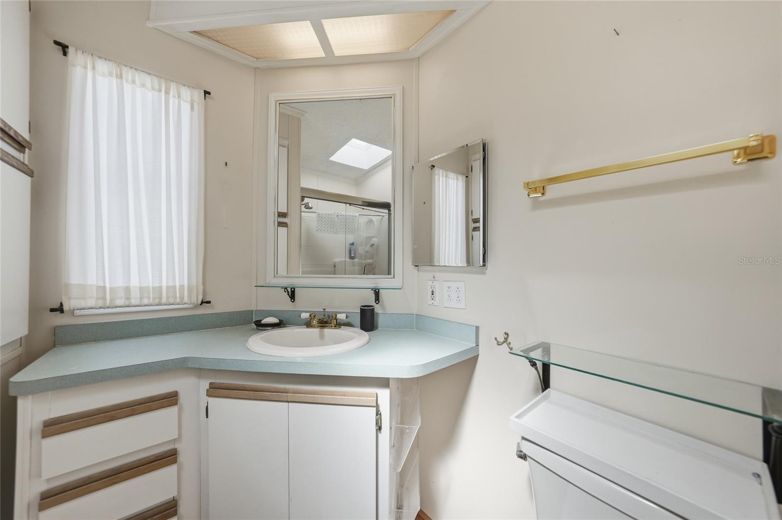 Image 26 of 40 For 7724 Brook Boulevard