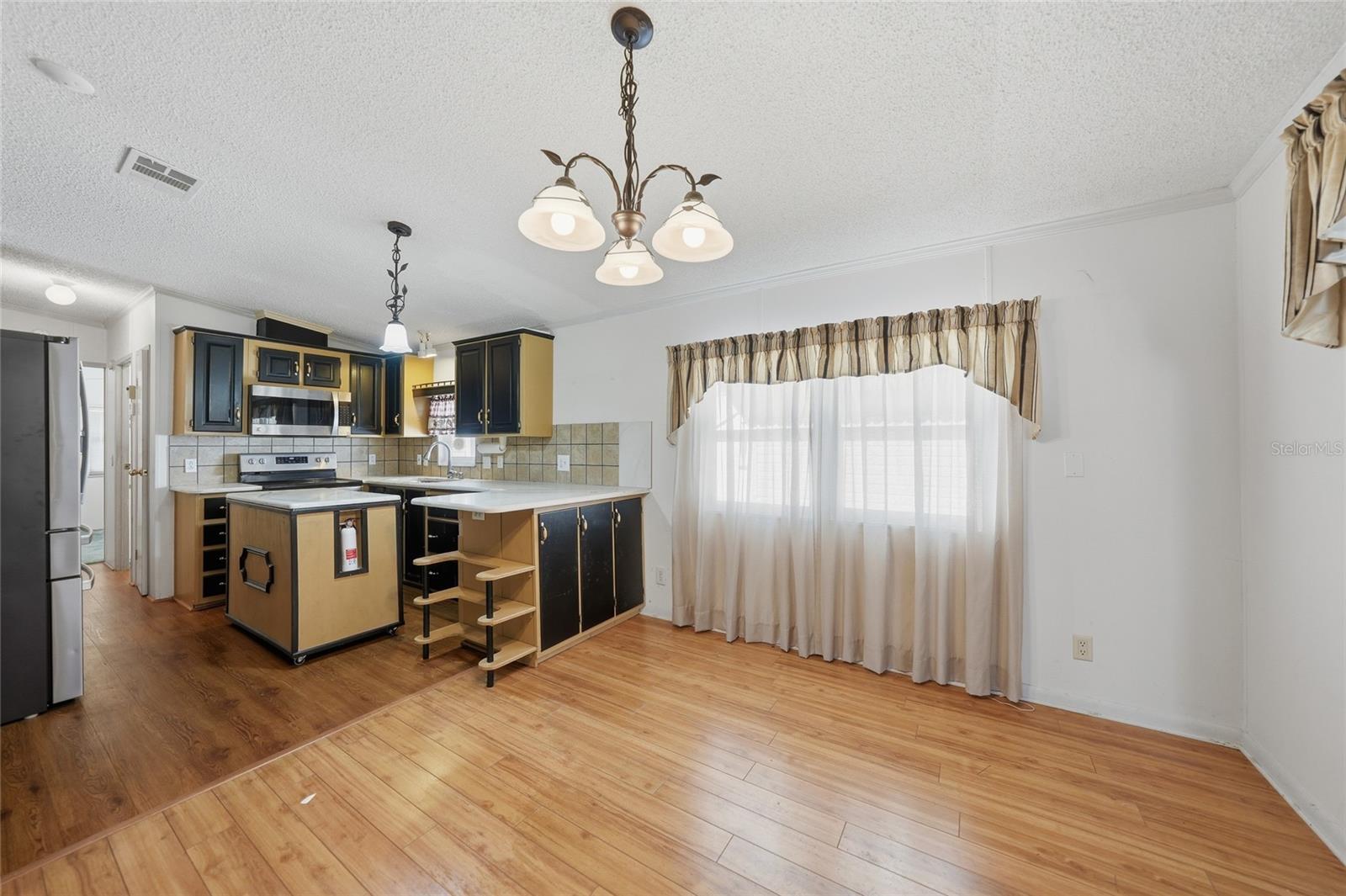 Image 9 of 40 For 7724 Brook Boulevard