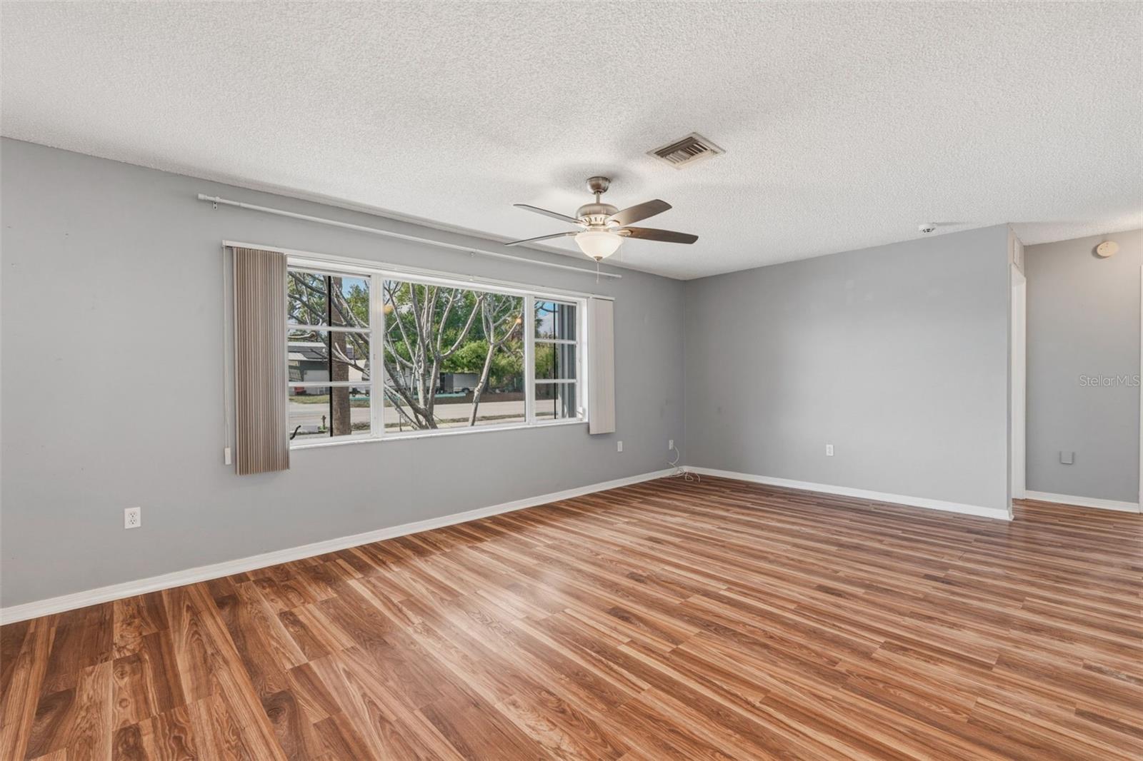 Image 11 of 42 For 3384 Beacon Drive