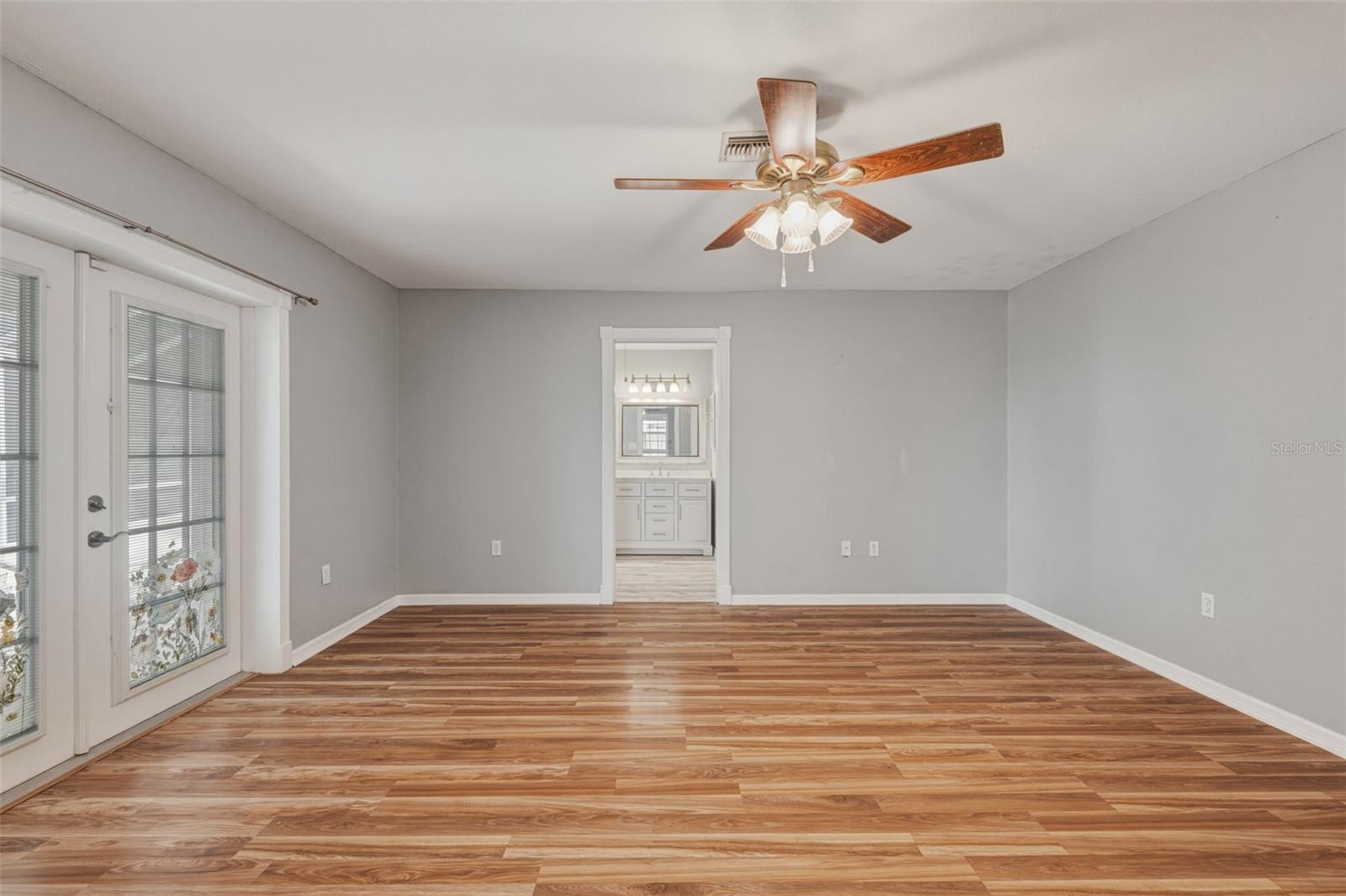 Image 14 of 42 For 3384 Beacon Drive