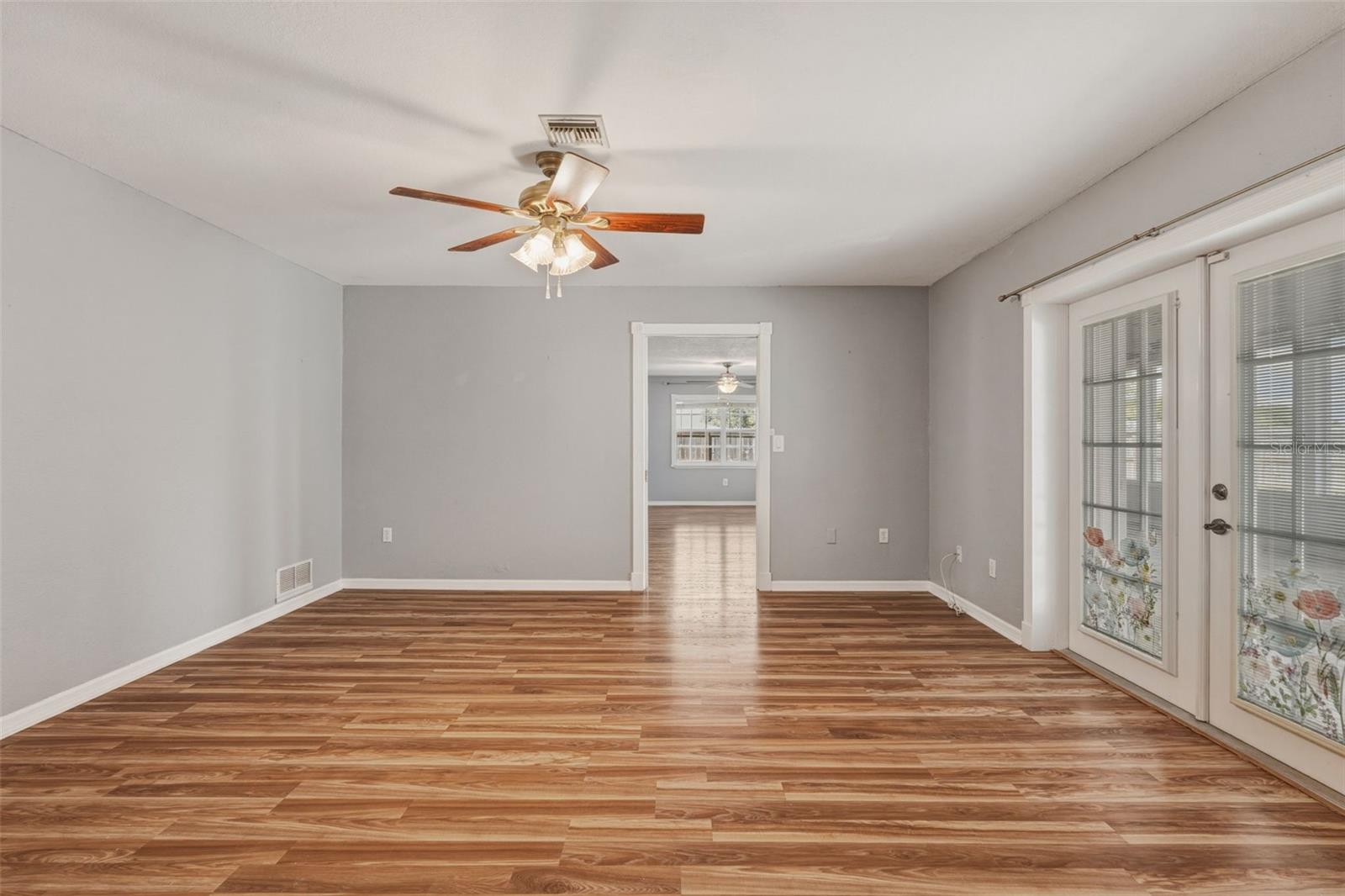 Image 17 of 42 For 3384 Beacon Drive