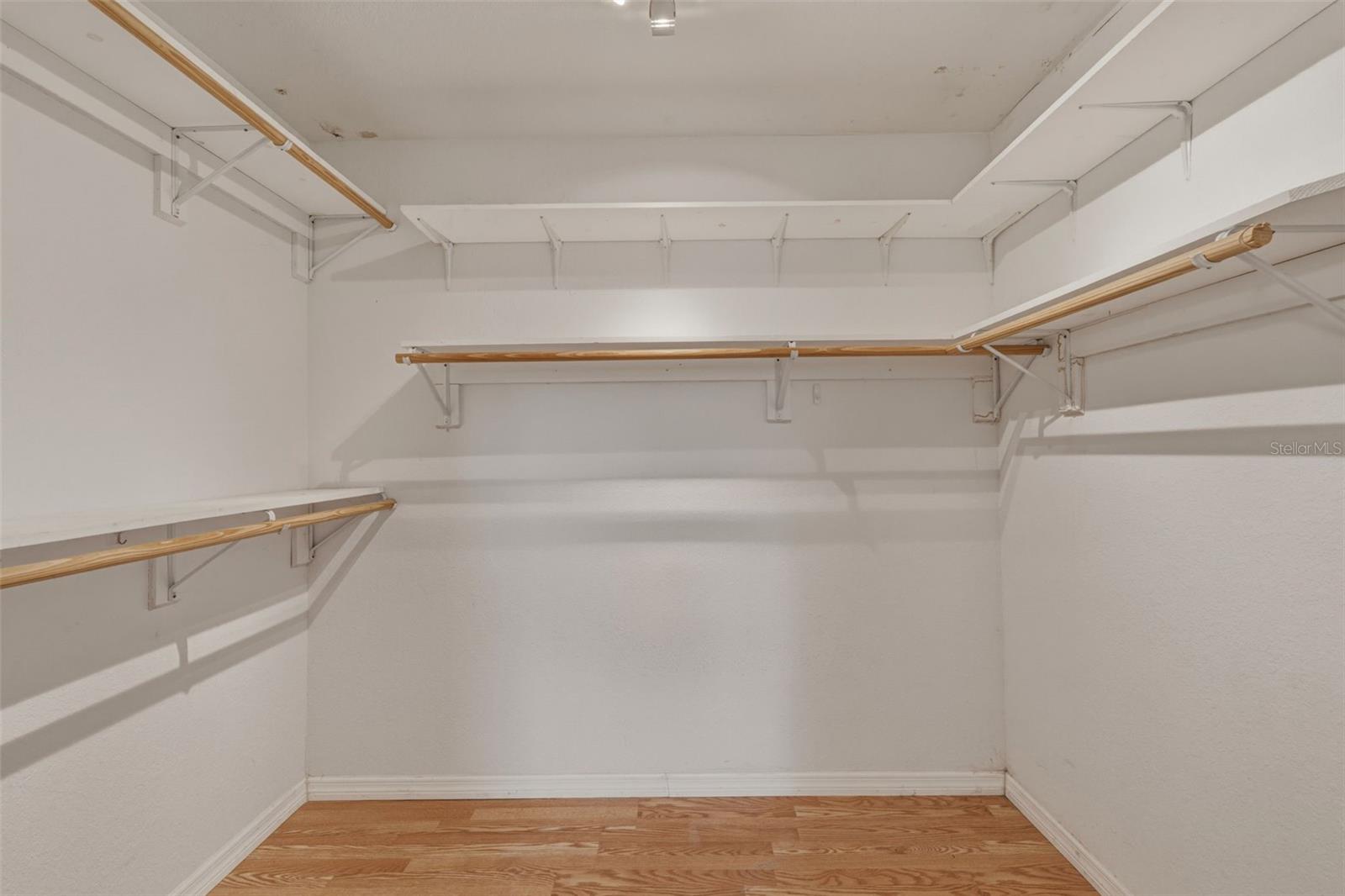 Image 19 of 42 For 3384 Beacon Drive