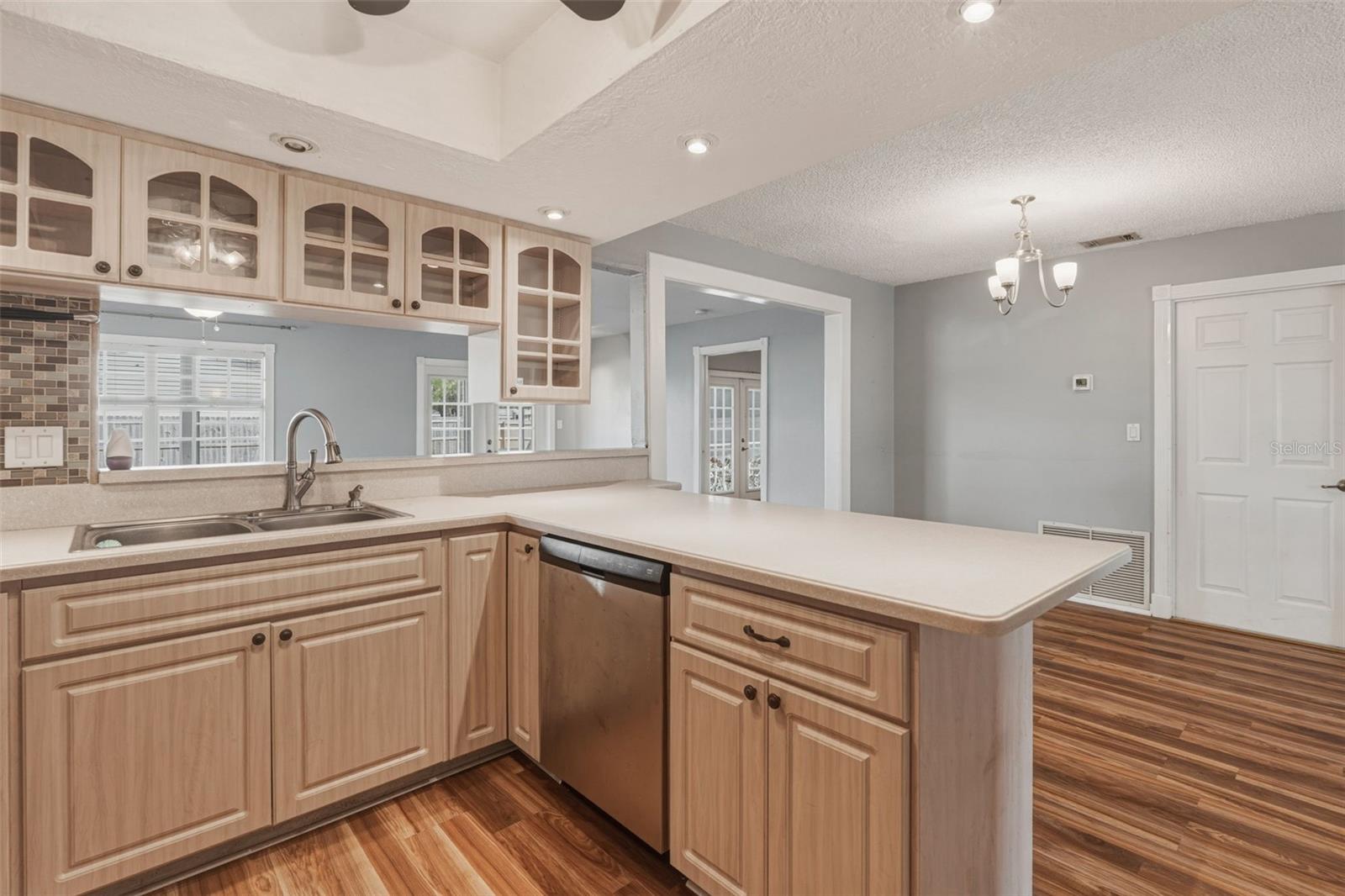 Image 24 of 42 For 3384 Beacon Drive