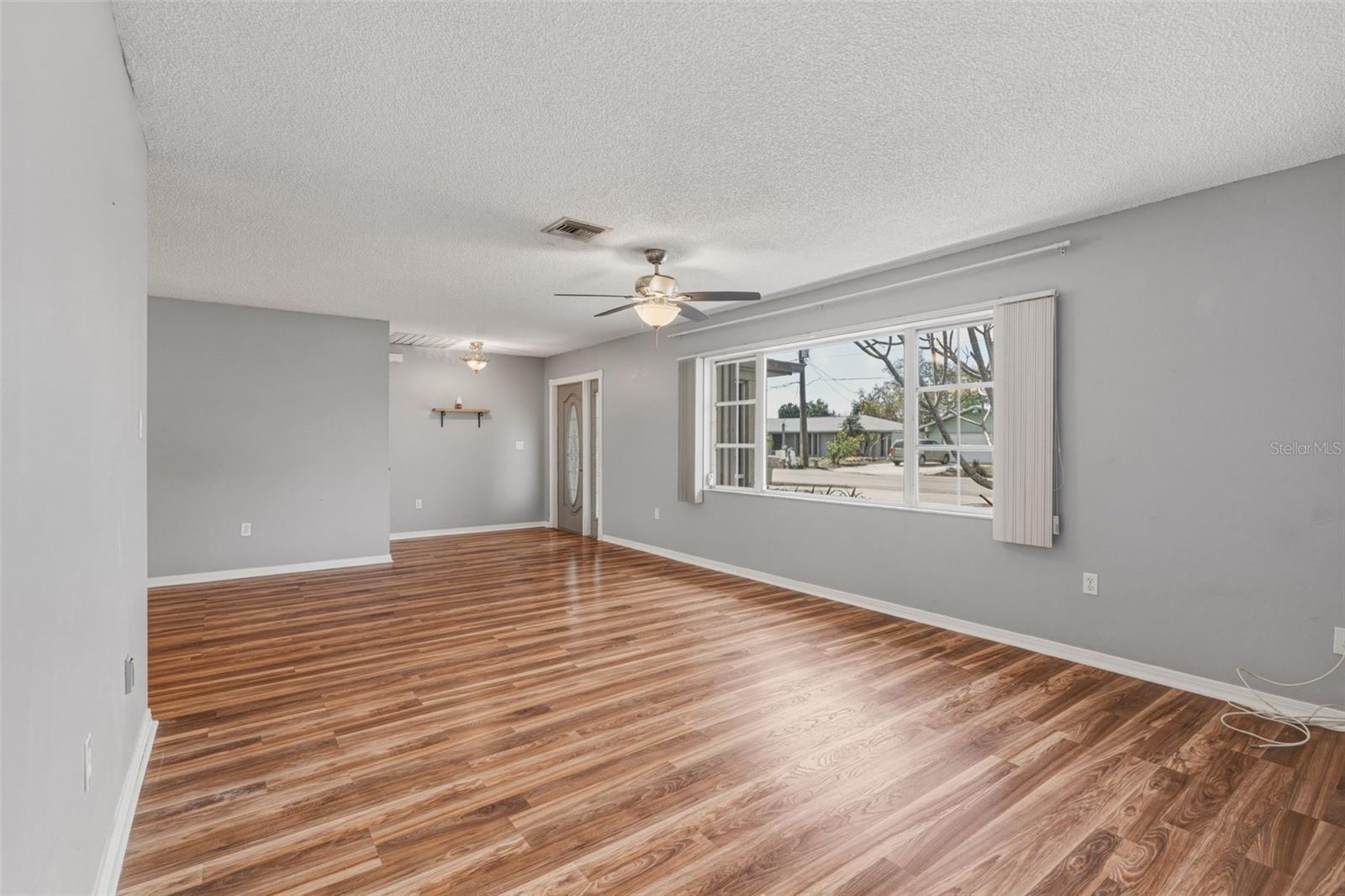 Image 26 of 42 For 3384 Beacon Drive