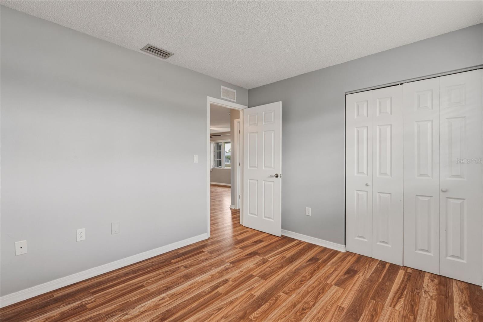 Image 34 of 42 For 3384 Beacon Drive